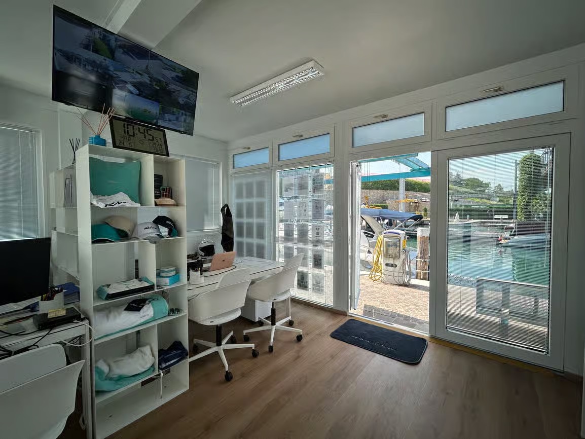 Tienda para turistas con modulo prefabricado